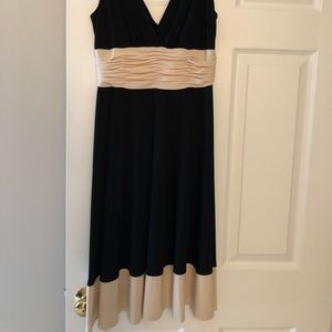 ⭐️⬆️HOST PICK⬆️ ⭐️✨Jones New York dress✨ size 4